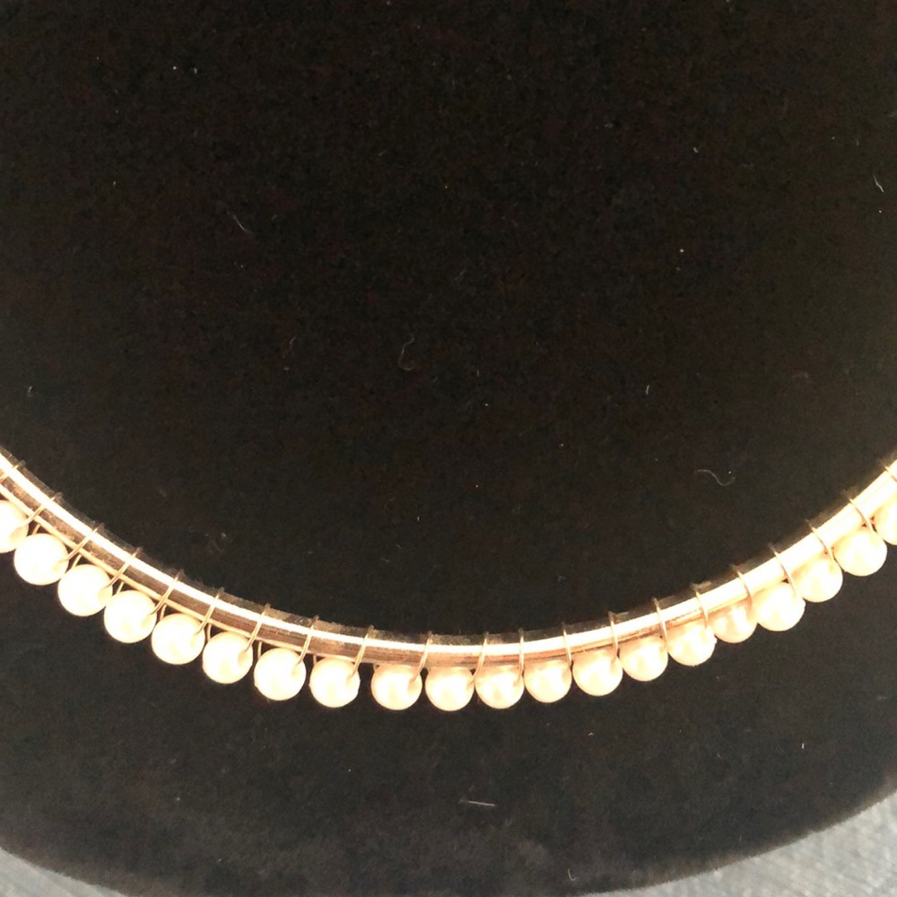 Beautiful Ann Taylor Faux Pearl Necklace - Picture 6 of 7